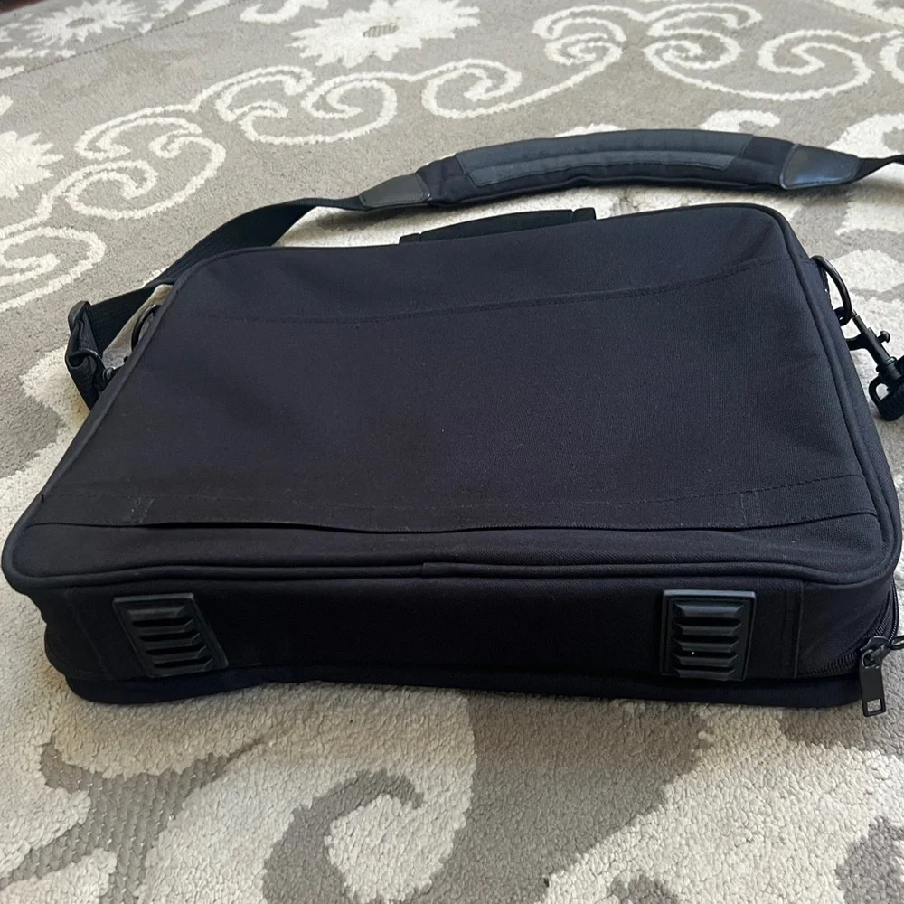 Kensington Surecheck Laptop Bag - Messenger Bag - Briefcase